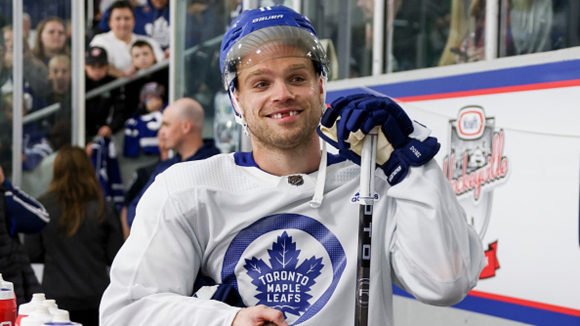 Matthews' hat trick helps Maple Leafs earn comeback win over Devils
