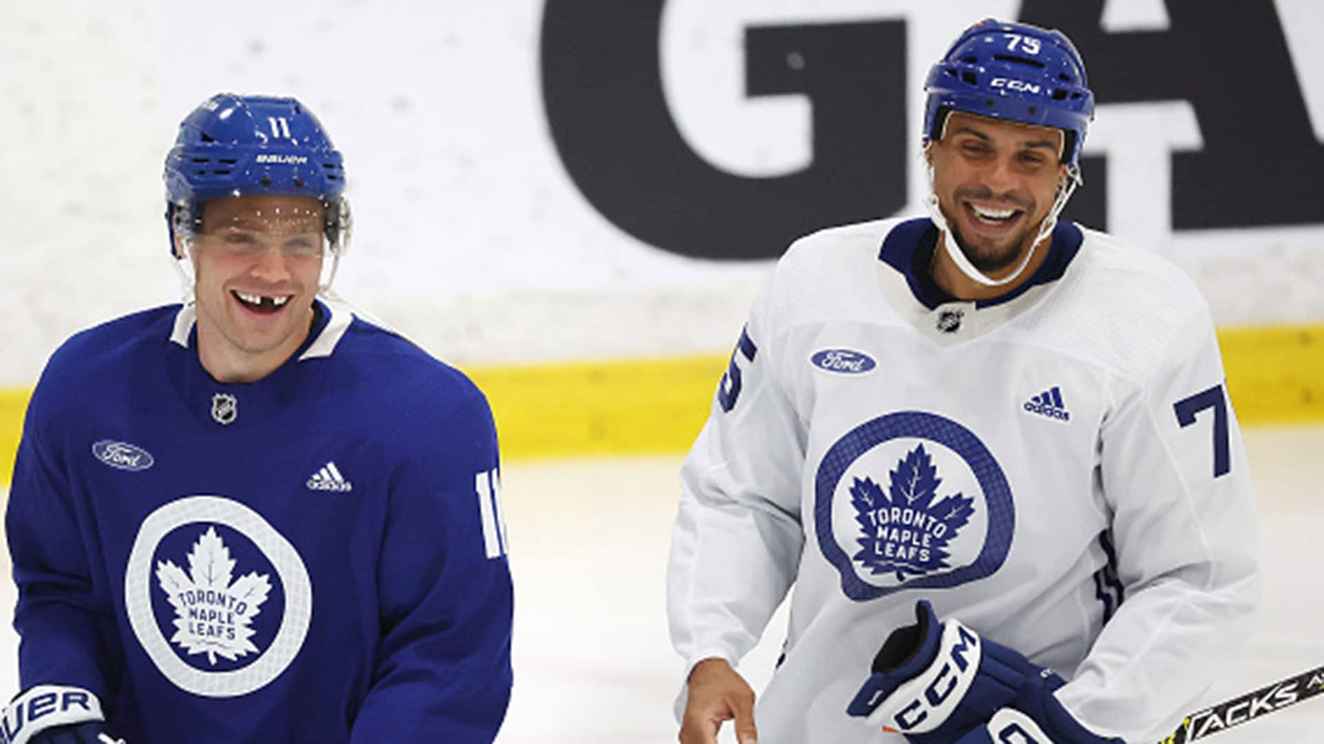 Leafs rookie Knies injured after getting slammed to the ice