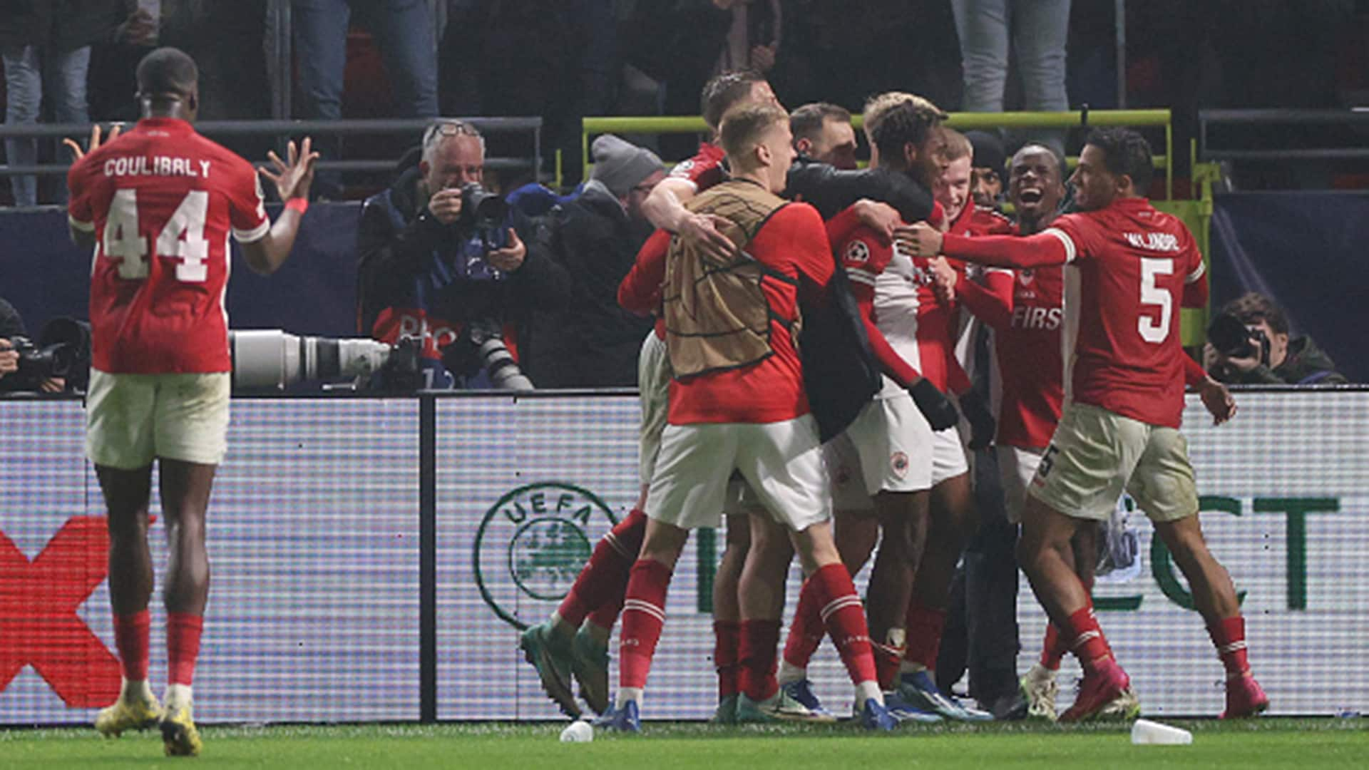 Last-place Antwerp bids farewell to the Champions League in style