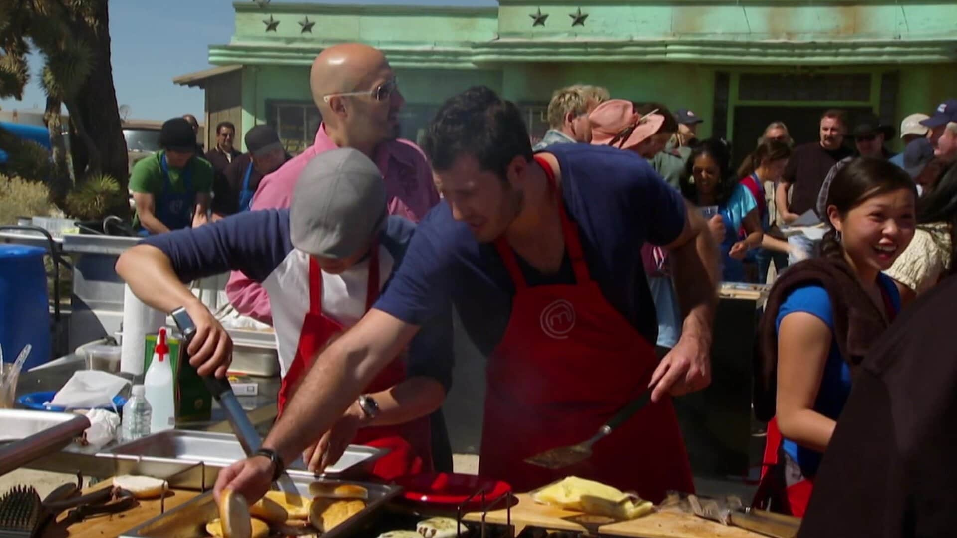 MasterChef S1E7 11 Chefs Compete (2)