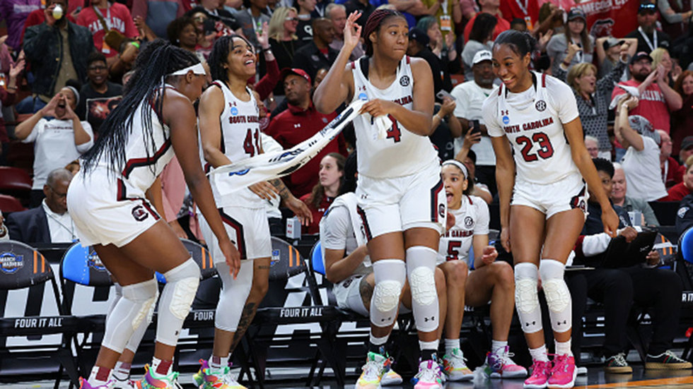 South Carolina puts exceptional depth on display to roll into third straight Final Four