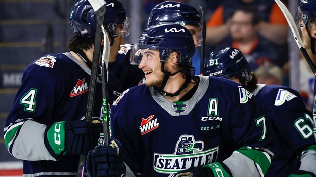 Thunderbirds use quick strike offence to beat Blazers, secure spot in Memorial Cup semis