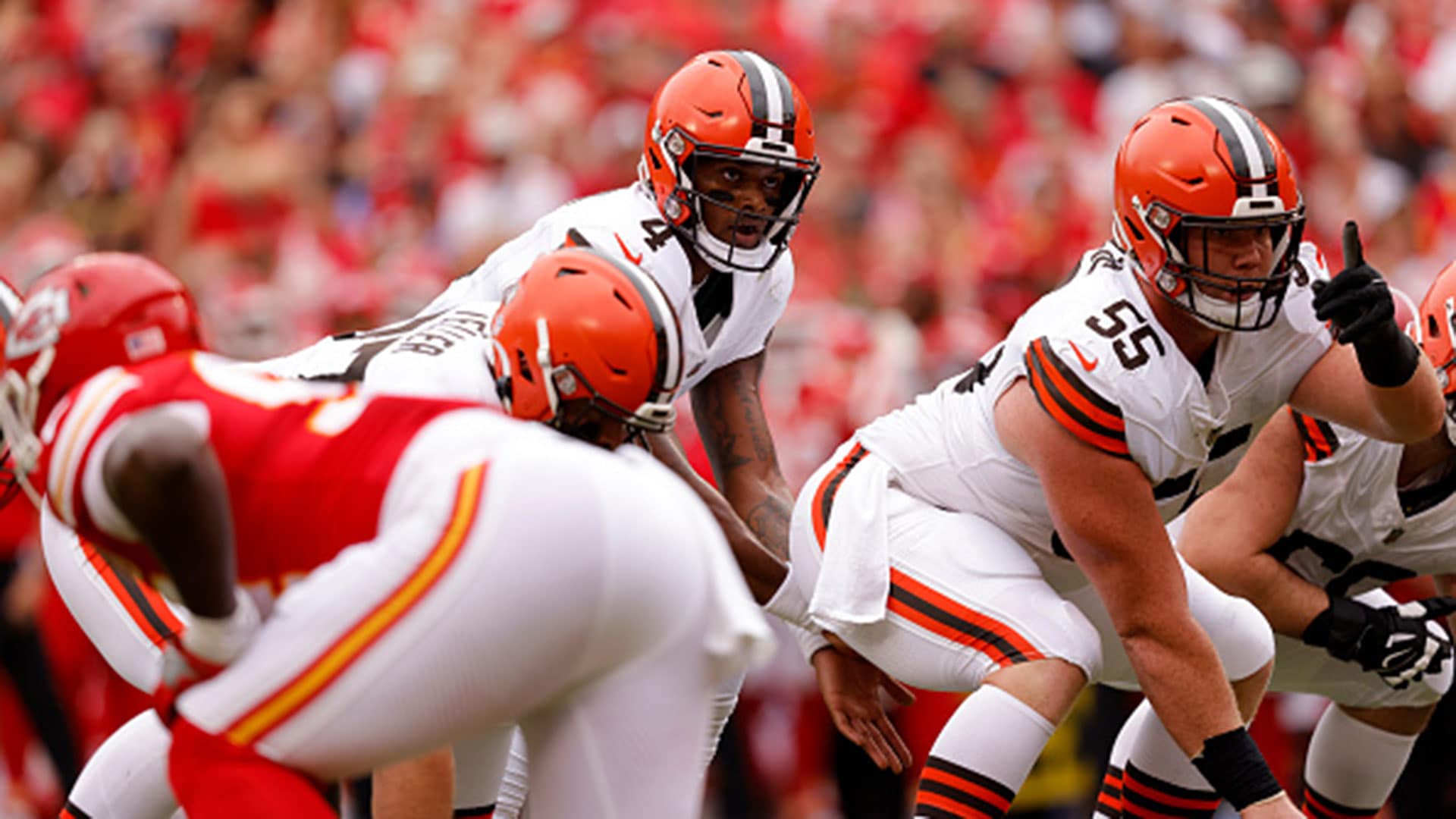 Watson leads the Browns to a pair of TDs in 33-32 preseason loss to Chiefs  