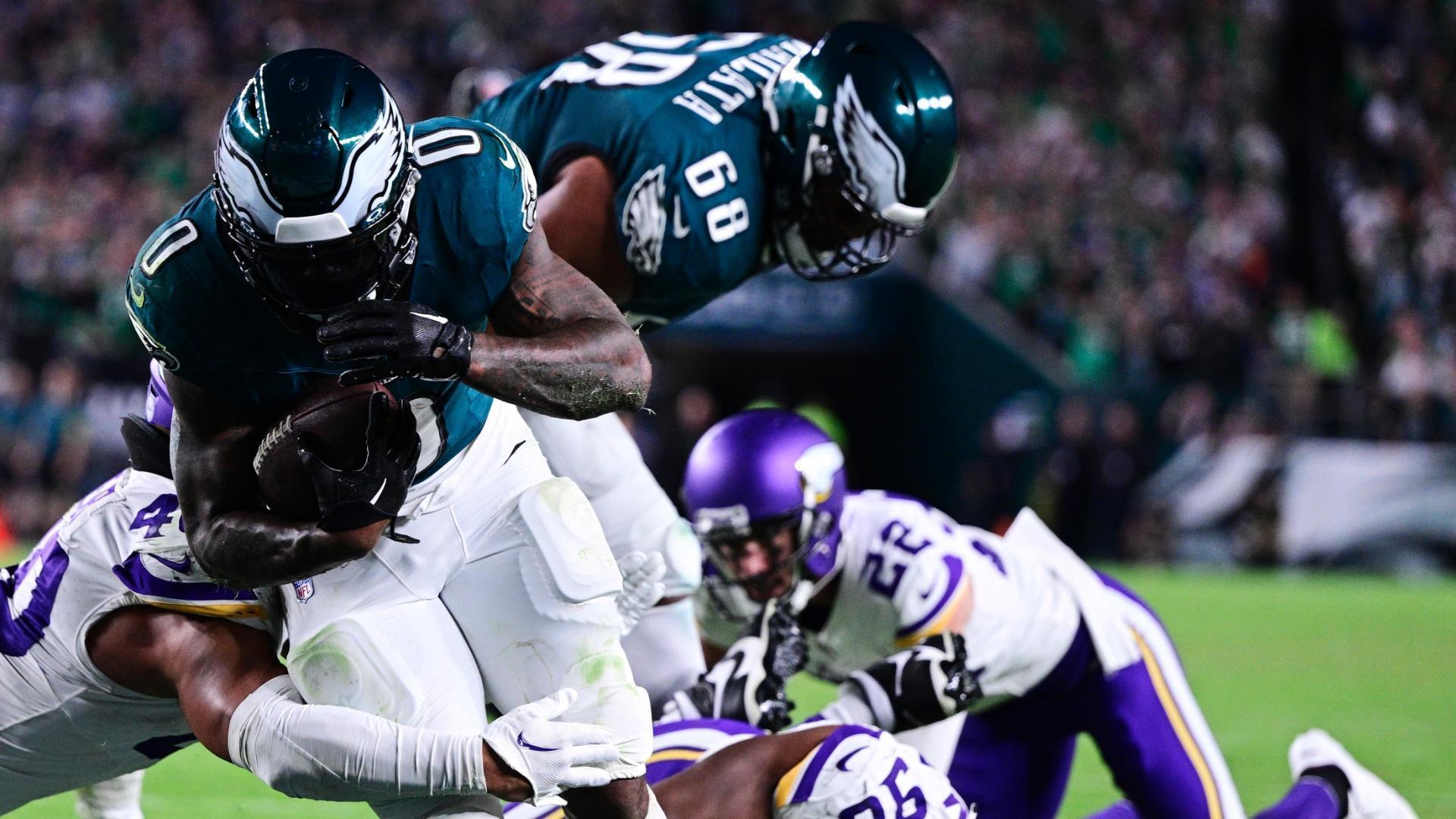 Jalen Hurts runs for 2 TDs, throws for a score; Eagles hold off  fumble-prone Vikings 34-28