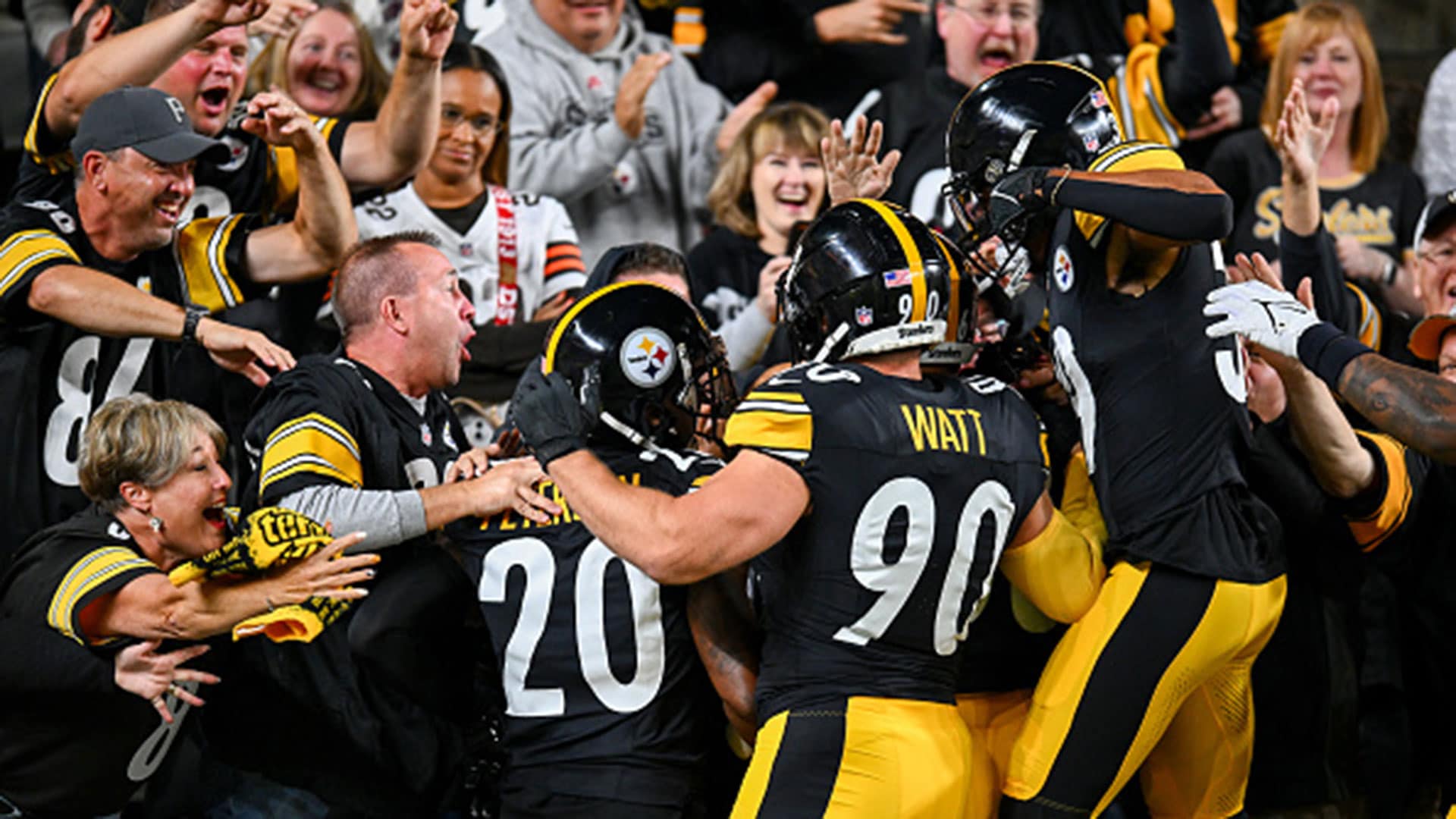 T.J. Watt's scoop-and-score lifts Steelers past Browns 26-22;Cleveland  loses Nick Chubb to injury