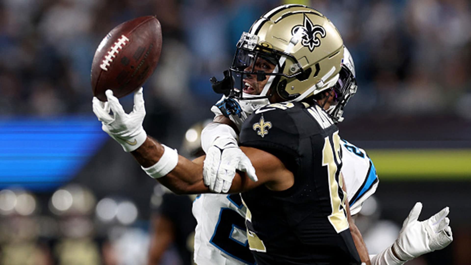 Tony Jones Jr. scores twice, Saints' defense shuts down Panthers