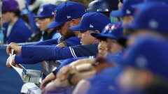 Blue Jays place Jansen on 10-day IL with finger fracture, recall Heineman