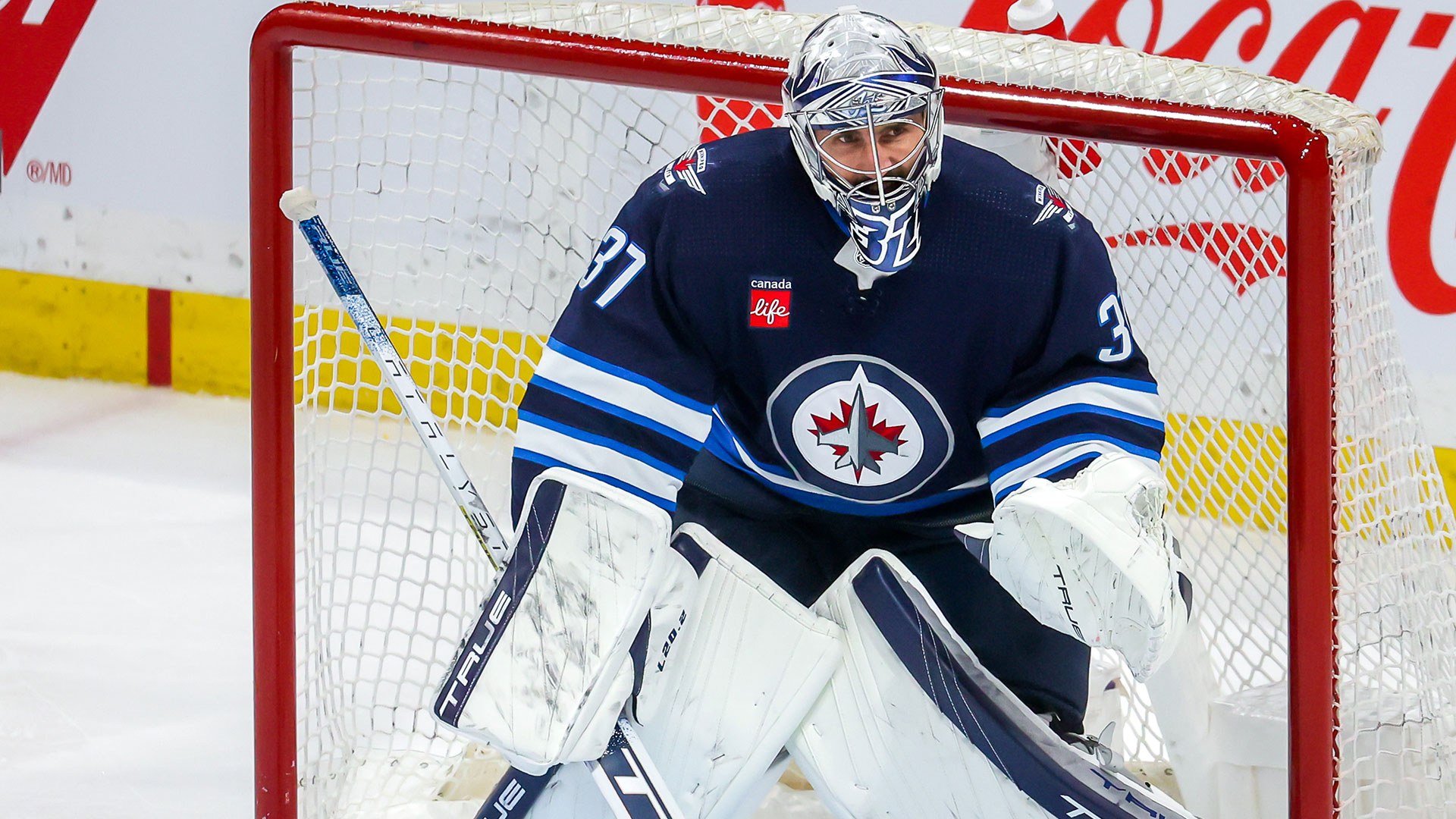 Hellebuyck makes 30 saves, Jets beat Wild in Game 5 to advance to Round 2 -  Red Deer Advocate