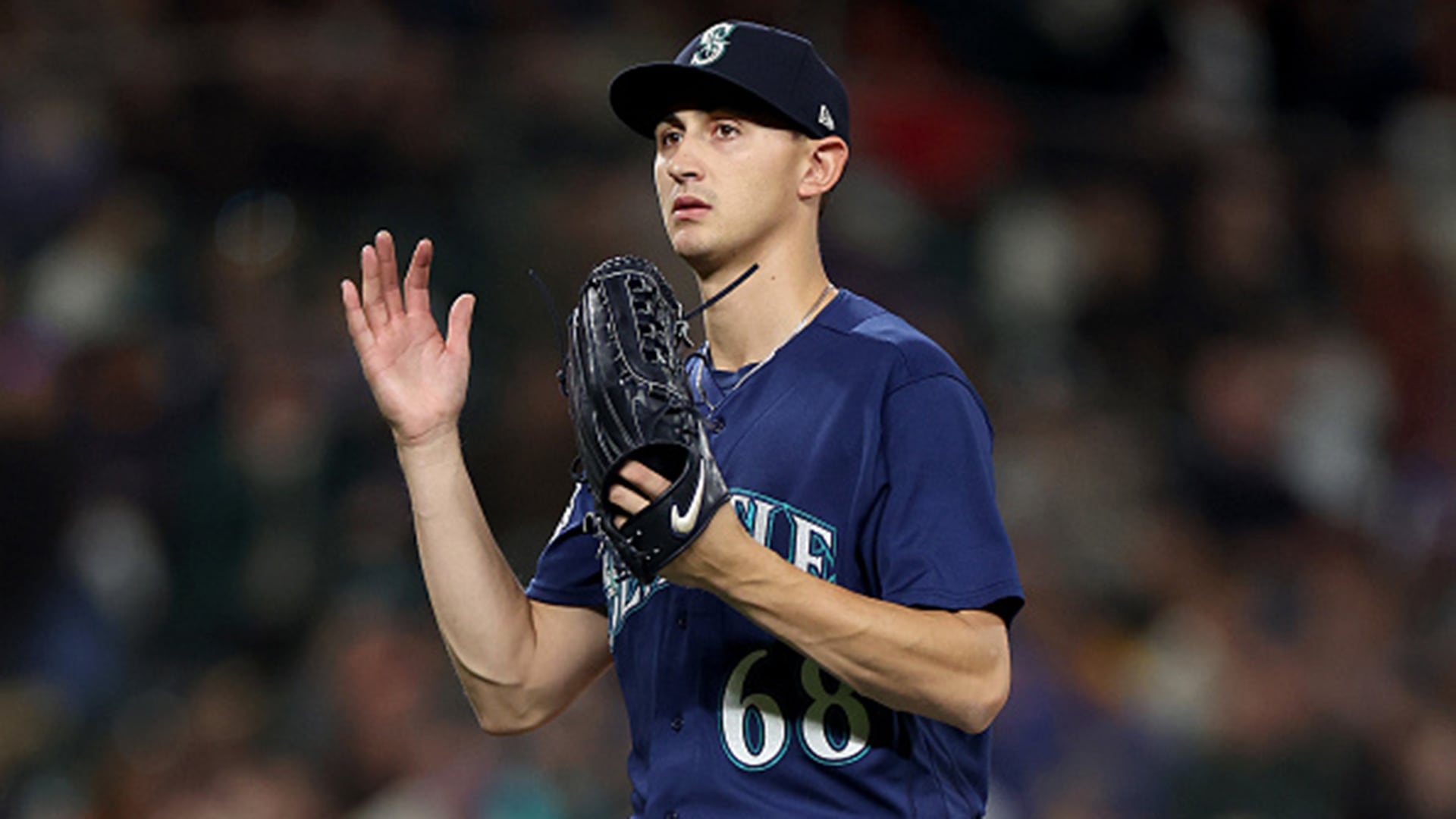 Mariners complete sweep of Astros to tighten wild-card race