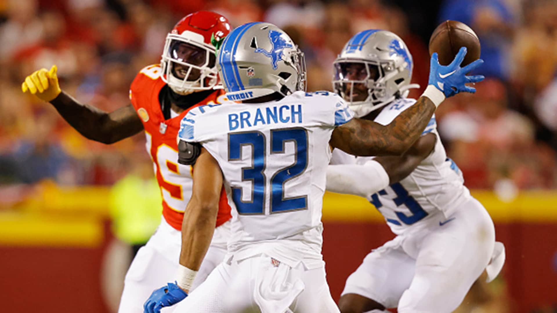 Detroit Lions vs Kansas City Chiefs RESULT: Mahomes throws pick six as  Super Bowl champions are stunned in NFL opener