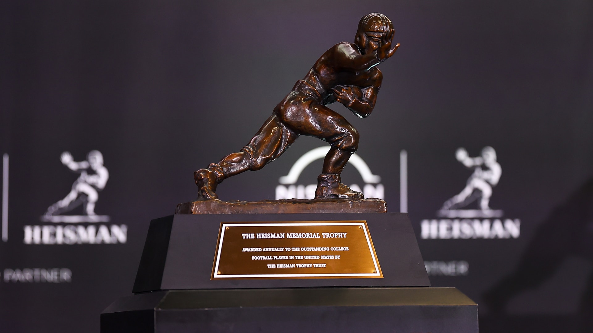 FanDuel Spotlight Who will win the Heisman? Video TSN