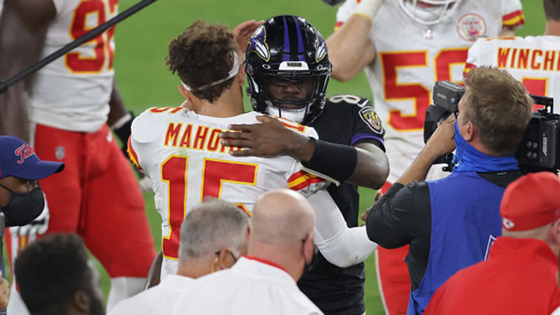 Jackson jokes he doesn't like competing against Mahomes: 'He's definitely a  Hall of Famer' - Video - TSN