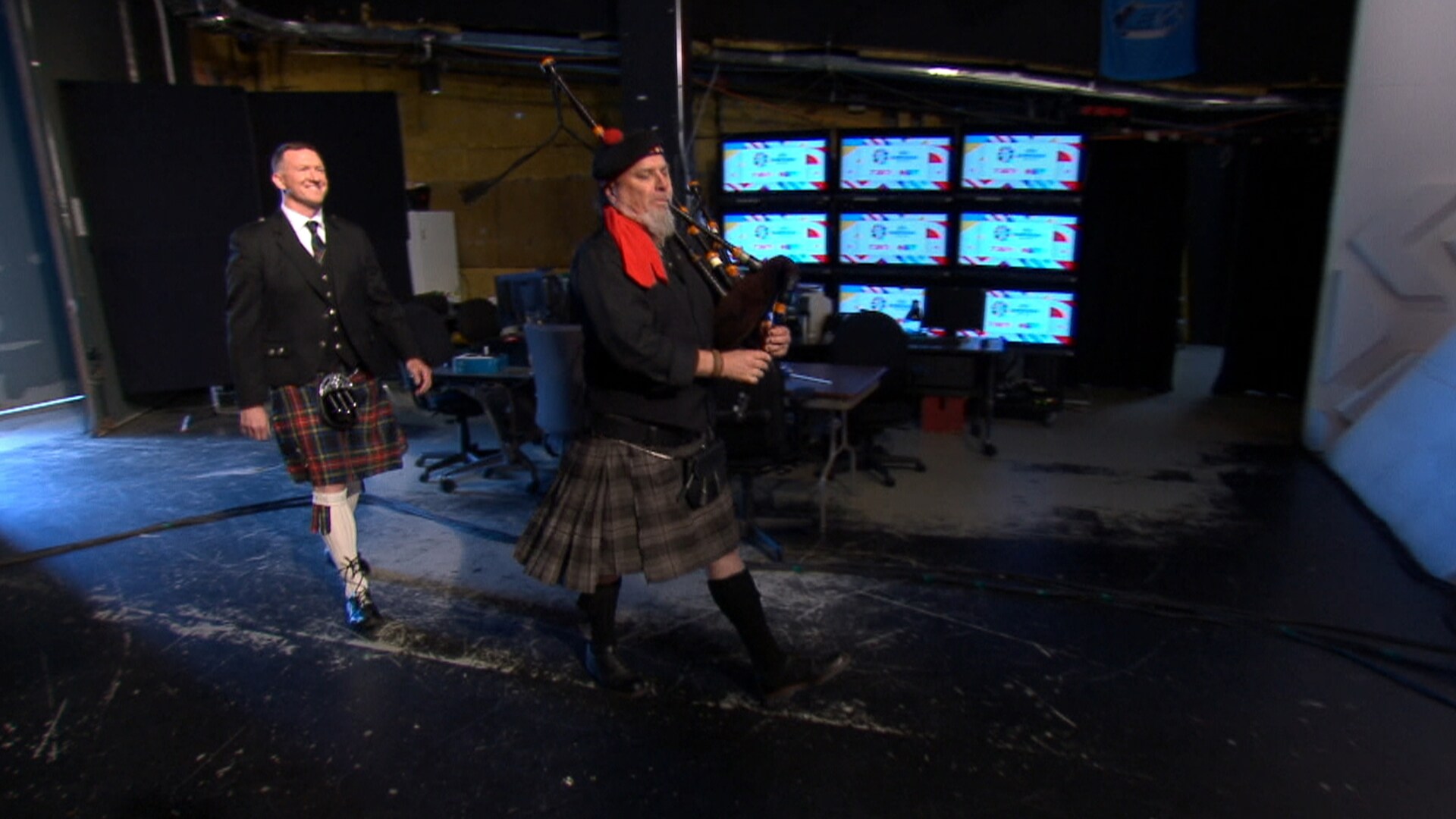 Must See: Kilt-wearing Caldwell arrives to studio via bagpipes - Video ...