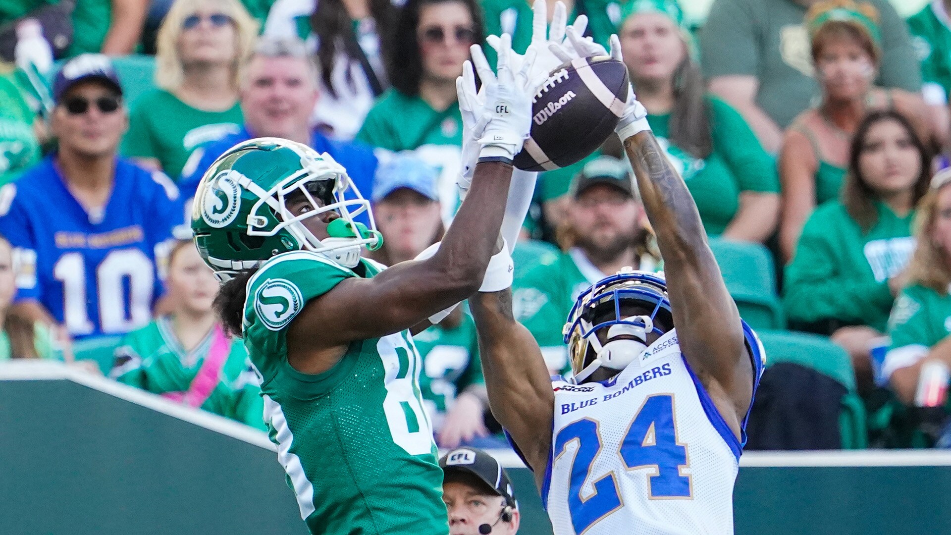 Winnipeg Blue Bombers Secure Narrow Victory Over Saskatchewan Roughriders in a Thrilling Finish