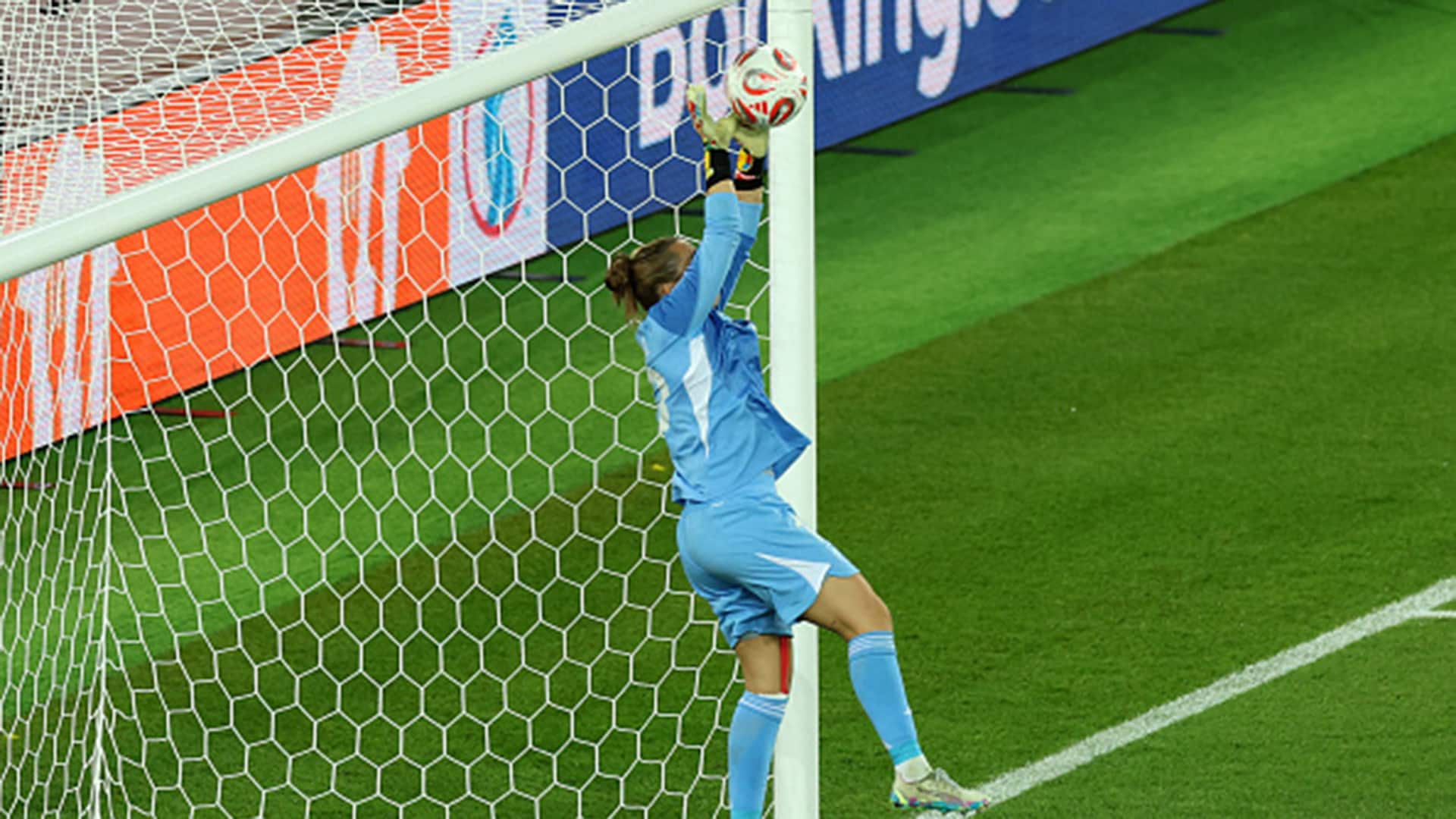 Must See: Coll makes back-to-back saves in stoppage time to deny the ...