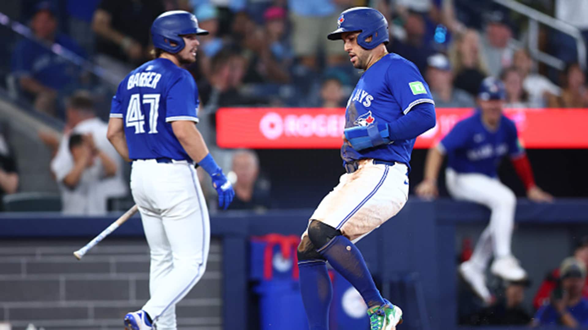 Blue Jays Edge Yankees in Epic Comeback to Tie AL East Lead