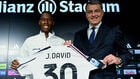 Jonathan David was introduced by Juventus at a press conference on Wednesday and the Canadian striker spoke about the expectations on him...