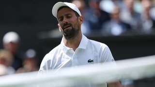 Djokovic drops 19-minute game to De Minaur