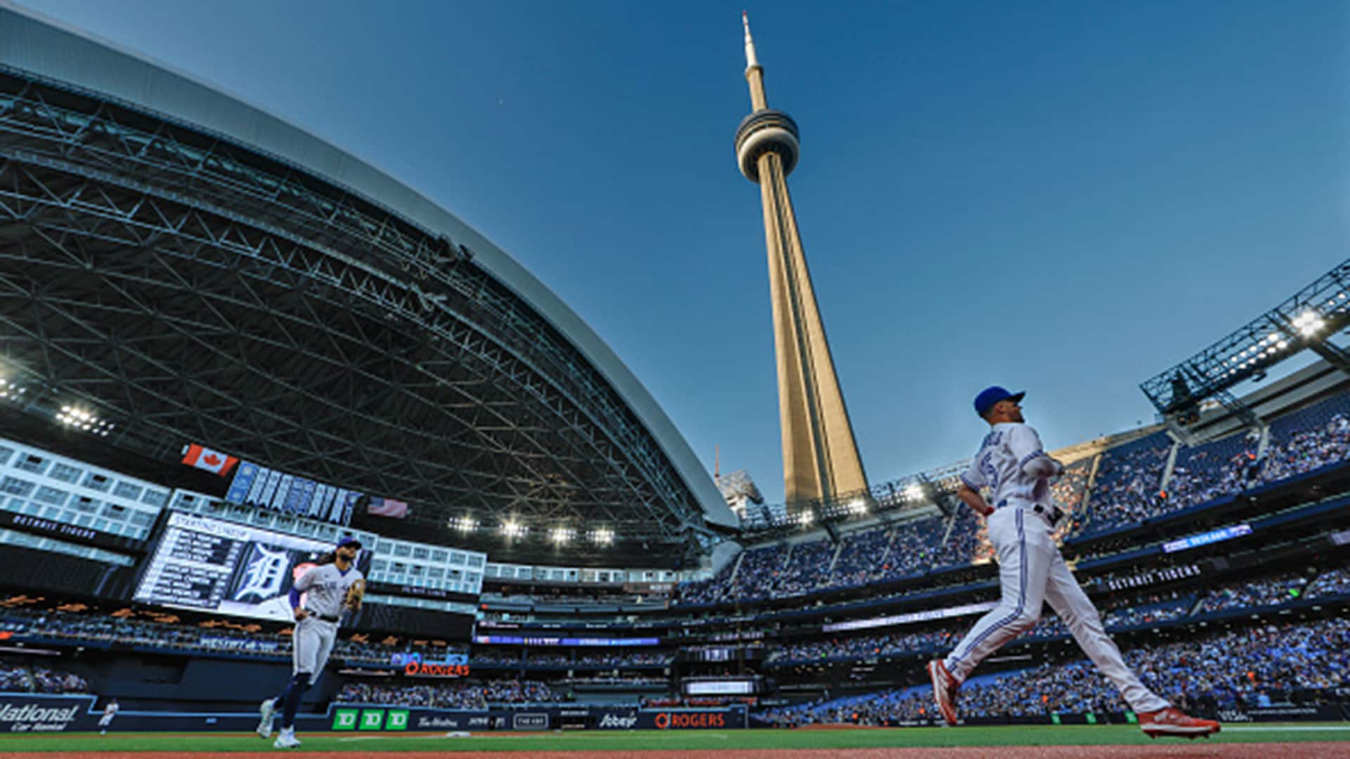 Blue Jays two wins away from matching franchise best 11-game win streak