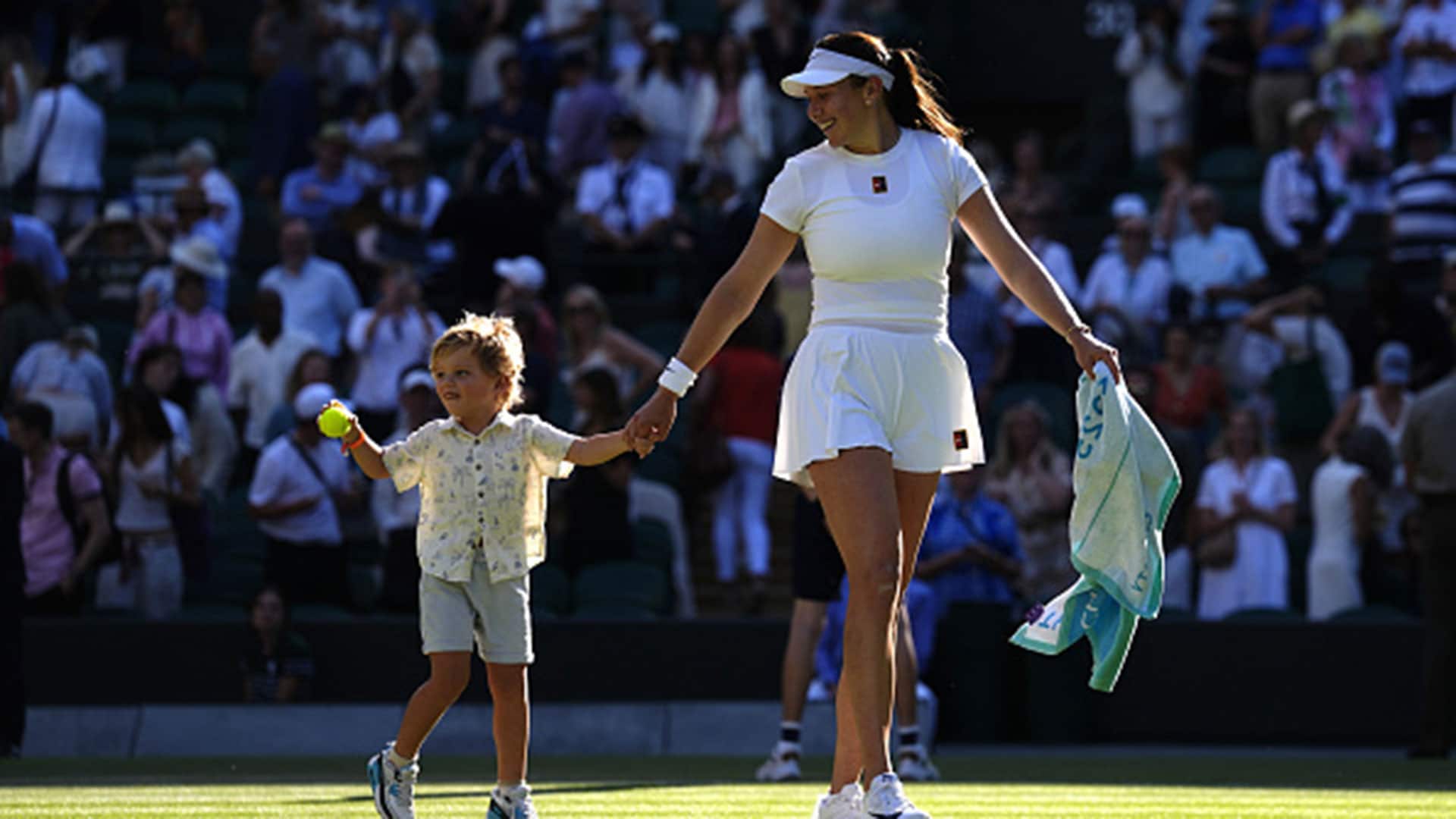 Amanda Anisimova Shocks Sabalenka to Reach First Wimbledon Final